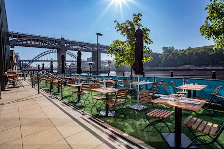 Terrace/patio. INNSiDE by Meliá Newcastle