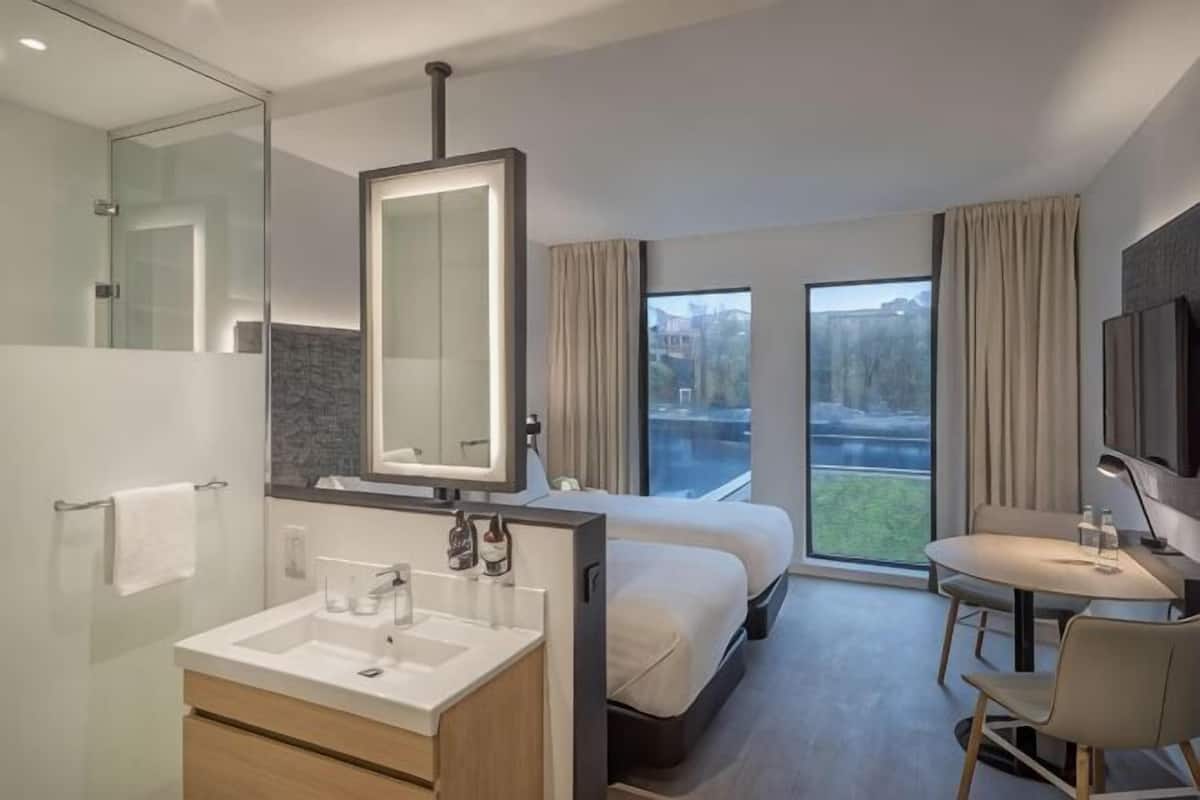 Literie de qualité supérieure, couette en duvet d'oie, minibar