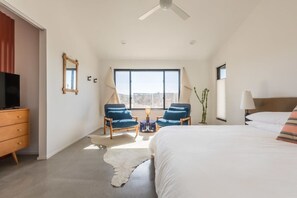 2 bedrooms, desk, travel cot, WiFi - Yucca Hut by Homestead Modern · Hot Tub + Plunge (Yucca Valley)