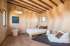2 soverom, skrivebord, wi-fi og sengetøy