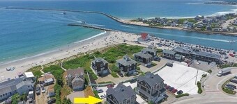 Stunning Townhouse Condo with Ocean Views and Private Beach Access