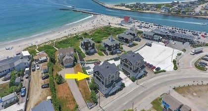 Stunning Townhouse Condo with Ocean Views and Private Beach Access