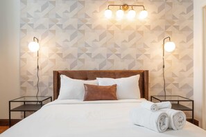 2 bedrooms, iron/ironing board, Internet, bed sheets
