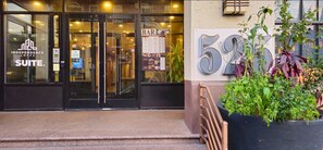 Exterior detail - Sosuite | 2BR Apt w W/D, Gym, On-Site Restaurant (Philadelphia)