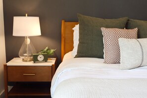 3 bedrooms, iron/ironing board, WiFi, bed sheets - Luxury Farmhouse Living in the heart of Cookeville, TN (Cookeville)