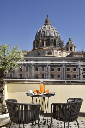 Junior Suite, Terrace | Terrace/patio - Le Boutique Hotel (Rome)