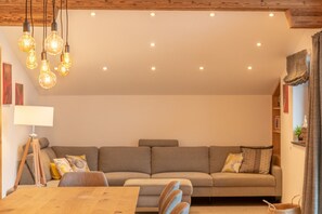 TV - FINEST VILLA Zell am See, luxury, sauna, 12 pax (Zell am See)