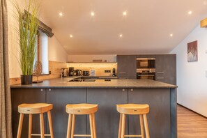 Frigorifero, microonde, forno, lavastoviglie