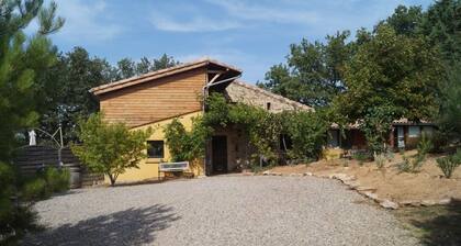 Quiet vacation home with heated swimming pool