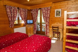 7 chambres, lit parapluie, Wi-Fi gratuit, draps fournis