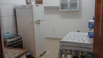 Fridge, stovetop