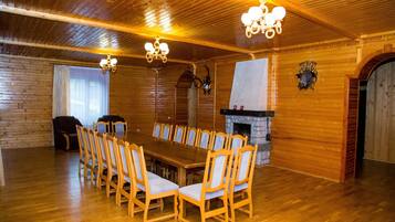 Premium Cottage | Living area | TV
