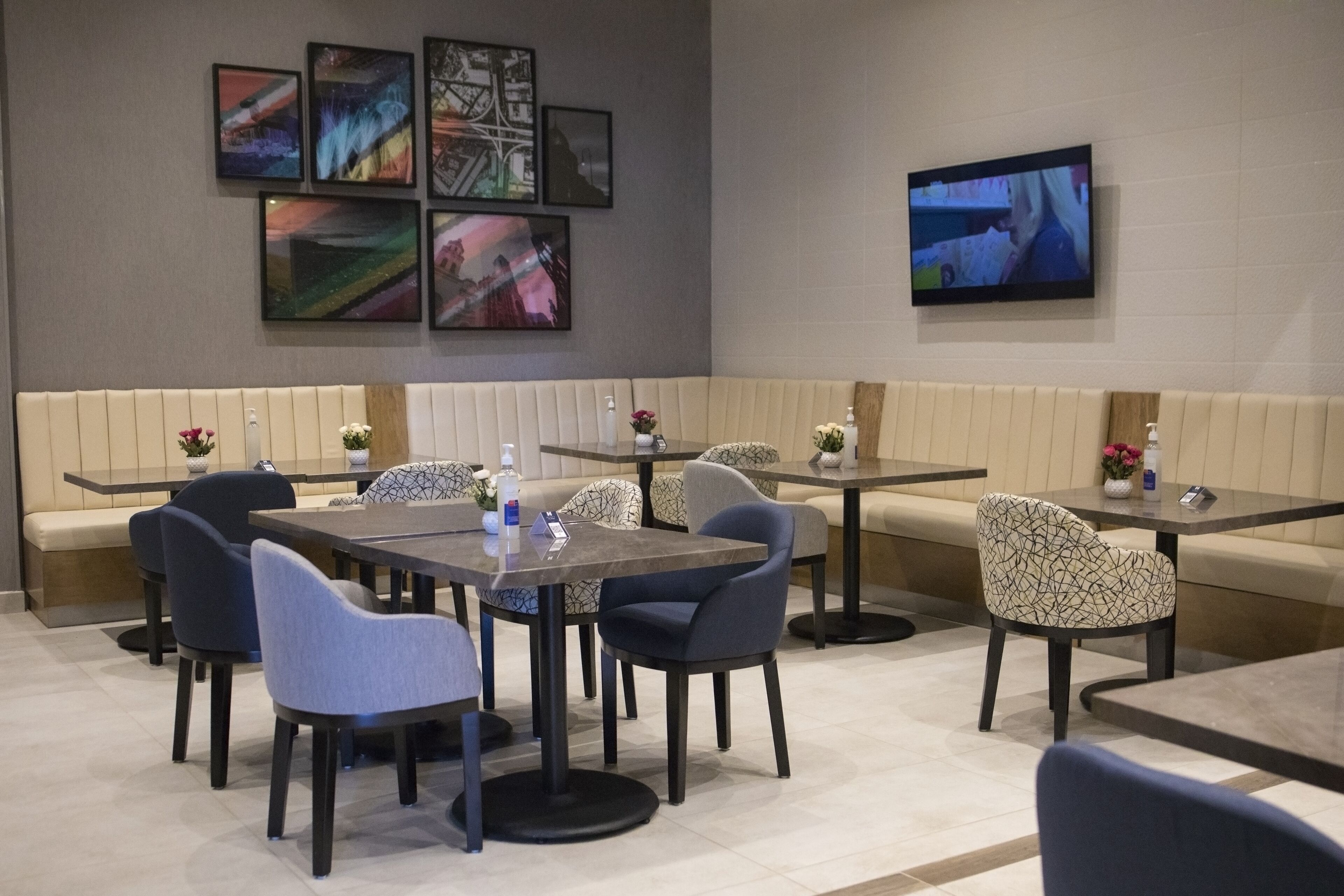 包含每日自助早餐