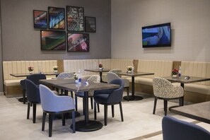 Free daily buffet breakfast - Hyatt Place Saltillo (Saltillo)