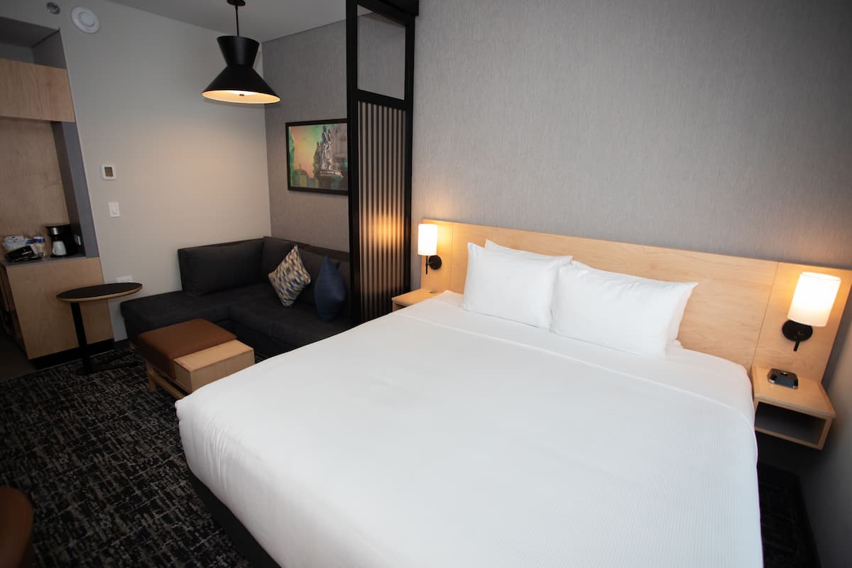 premium bedding, pillow-top beds, minibar, in-room safe