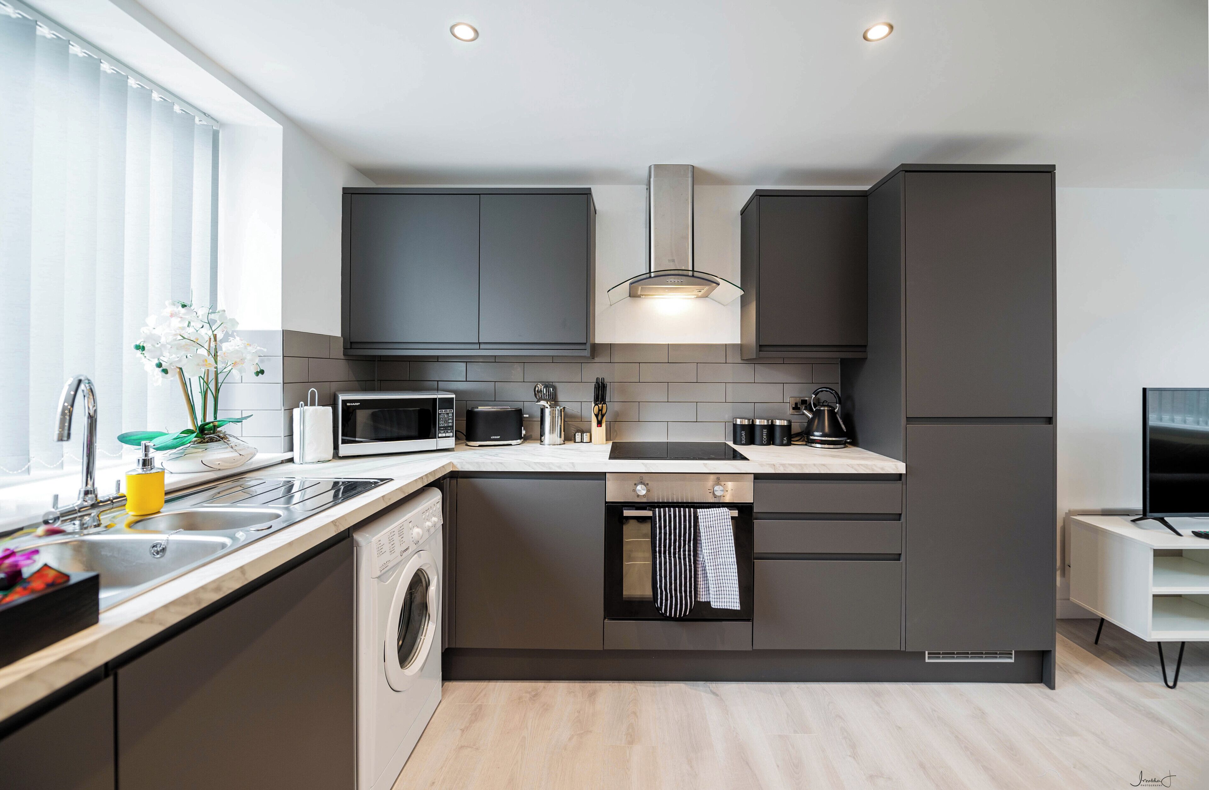 Dishwasher, freezer