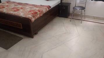Deluxe Double Room | Room amenity