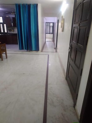 Interior - ADB Rooms Knights Inn (New Delhi)