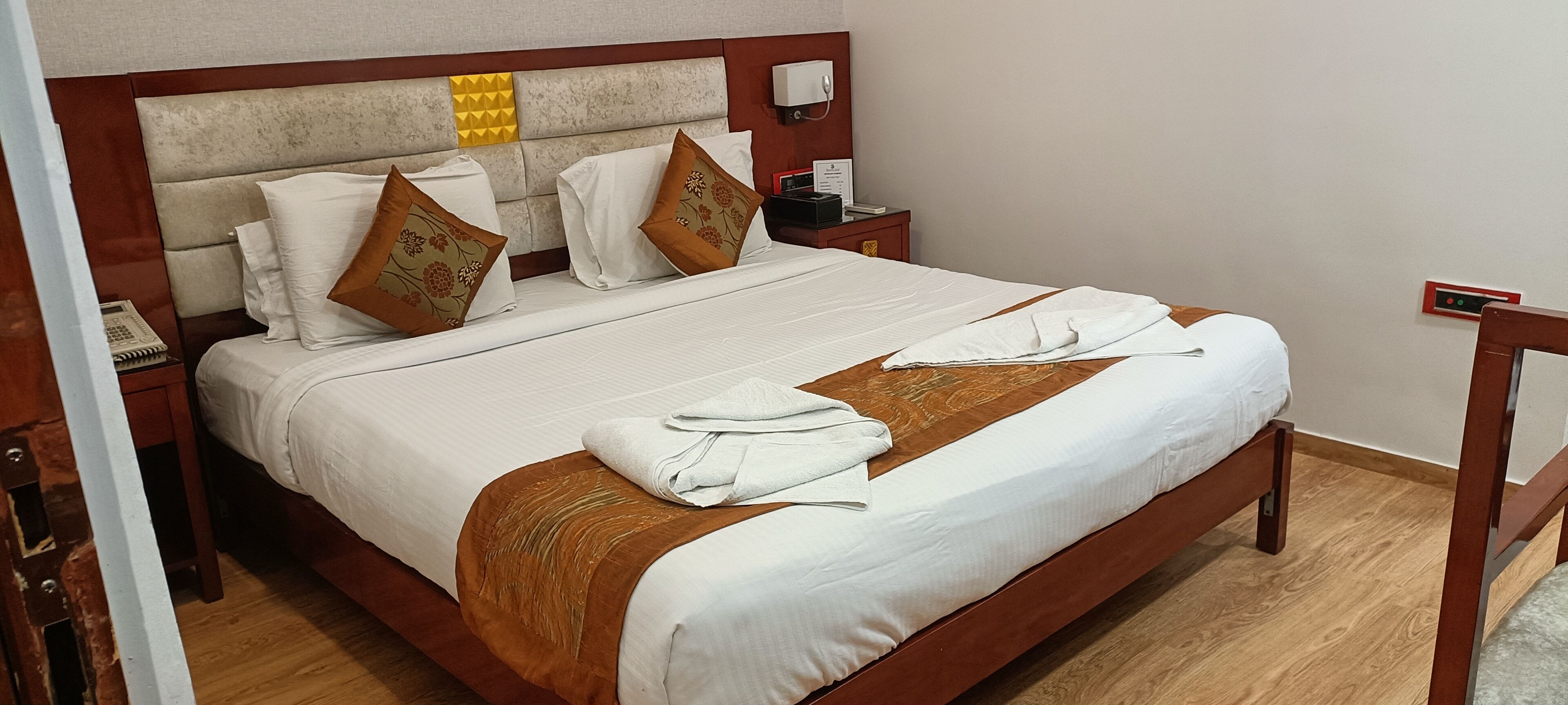 Premium bedding, minibar, desk, laptop workspace