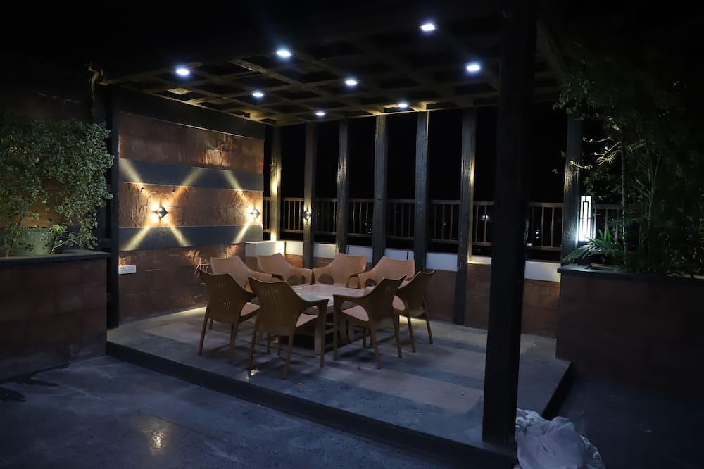 Republic Hotel