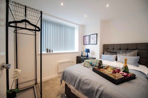 1 bedroom, iron/ironing board, WiFi (free), bed sheets - Windmill House Apartment 4 (Lytham Saint Annes)