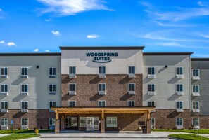 Exterior - Woodspring Suites  West Des Moines (West Des Moines)
