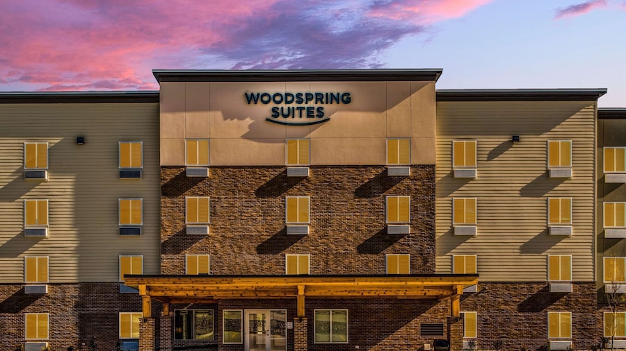 Woodspring Suites West Des Moines
