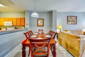 House (Private pool and enjoy all resort ame) | 3 bedrooms, free WiFi - Private Pool and Enjoy all Resort Amenities Pool, gym and More!! (Kissimmee)