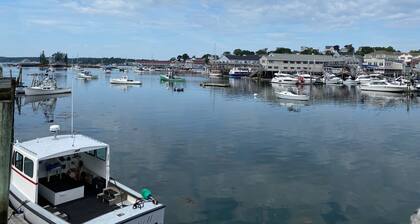 Cozy 3 bedroom house with large covered porch just steps from downtown BBH.