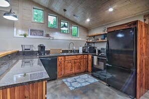 Fridge, microwave, stovetop, dishwasher - Modern Arcadia Farmhouse on 80 Acres w/ Fire Pit! (Arcadia)