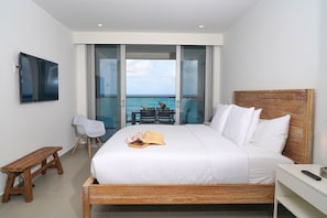 2 bedrooms, iron/ironing board, travel crib, free WiFi