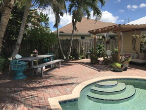 Outdoor dining - The dream house in Jupiter (Jupiter)