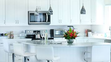 Mikrowelle, Ofen, Herdplatte, Geschirrspüler