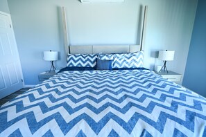 3 bedrooms, iron/ironing board, WiFi, bed sheets