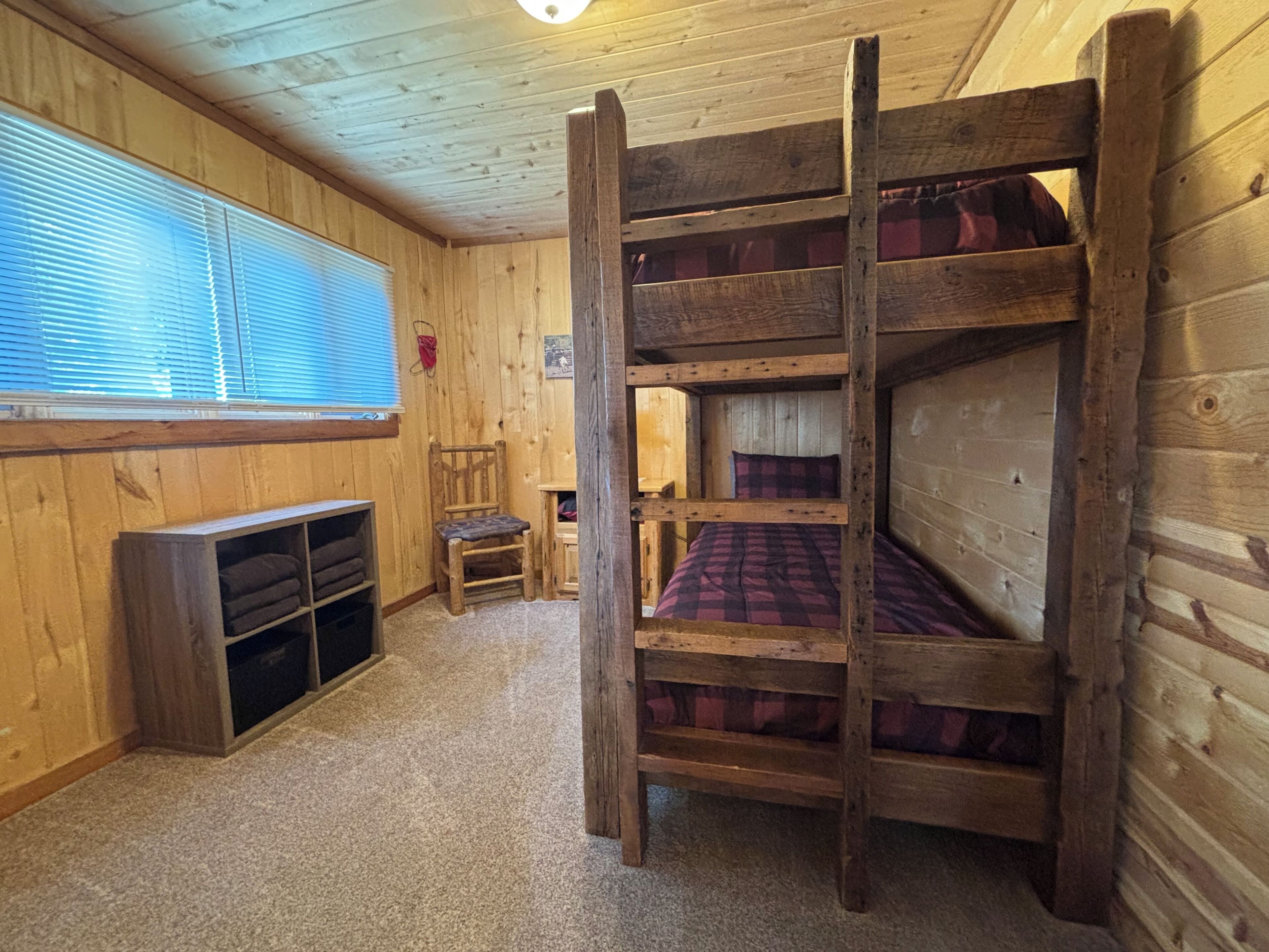 3 bedrooms, in-room safe, WiFi, bed sheets