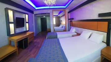 Select Comfort 床墊、迷你吧、遮光布/窗簾、熨斗/熨衣板