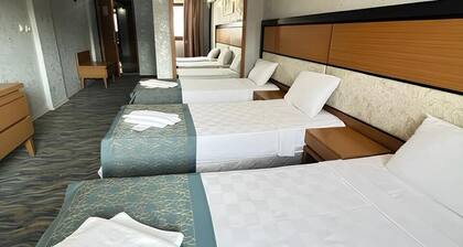 Unaten Otel