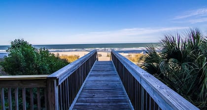 Beachfront Anderson Condos by Hosteeva