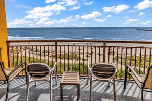 Signature Condo, 1 Bedroom, Ocean View, Oceanfront | Balkoni