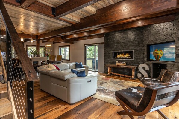 TV, fireplace, table football, stereo