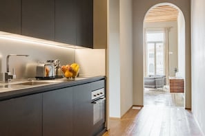 Kühlschrank, Ofen, Herdplatte, Geschirrspüler