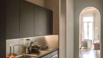 Refrigerador, horno, parrilla de estufa y lavavajillas