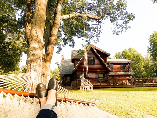 Lakeside Log Cabin-Wedding Venue -Hunting -Fishing