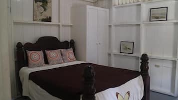 4 bedrooms, WiFi, bed sheets