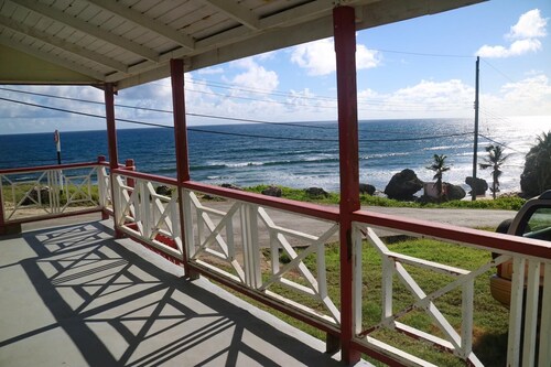 Bathsheba, 4 Bedroom Oceanside Family Getaway. Walk to beach and Soup Bowl.