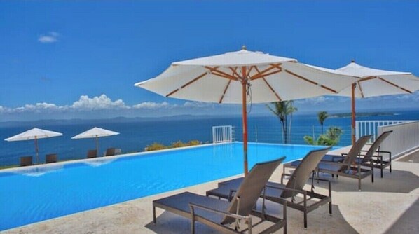 Alberca al aire libre 