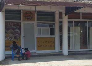 Exterior detail - Cozy Inn. Home Away from Home - Borteyman (Airport Pickup available) (Accra)