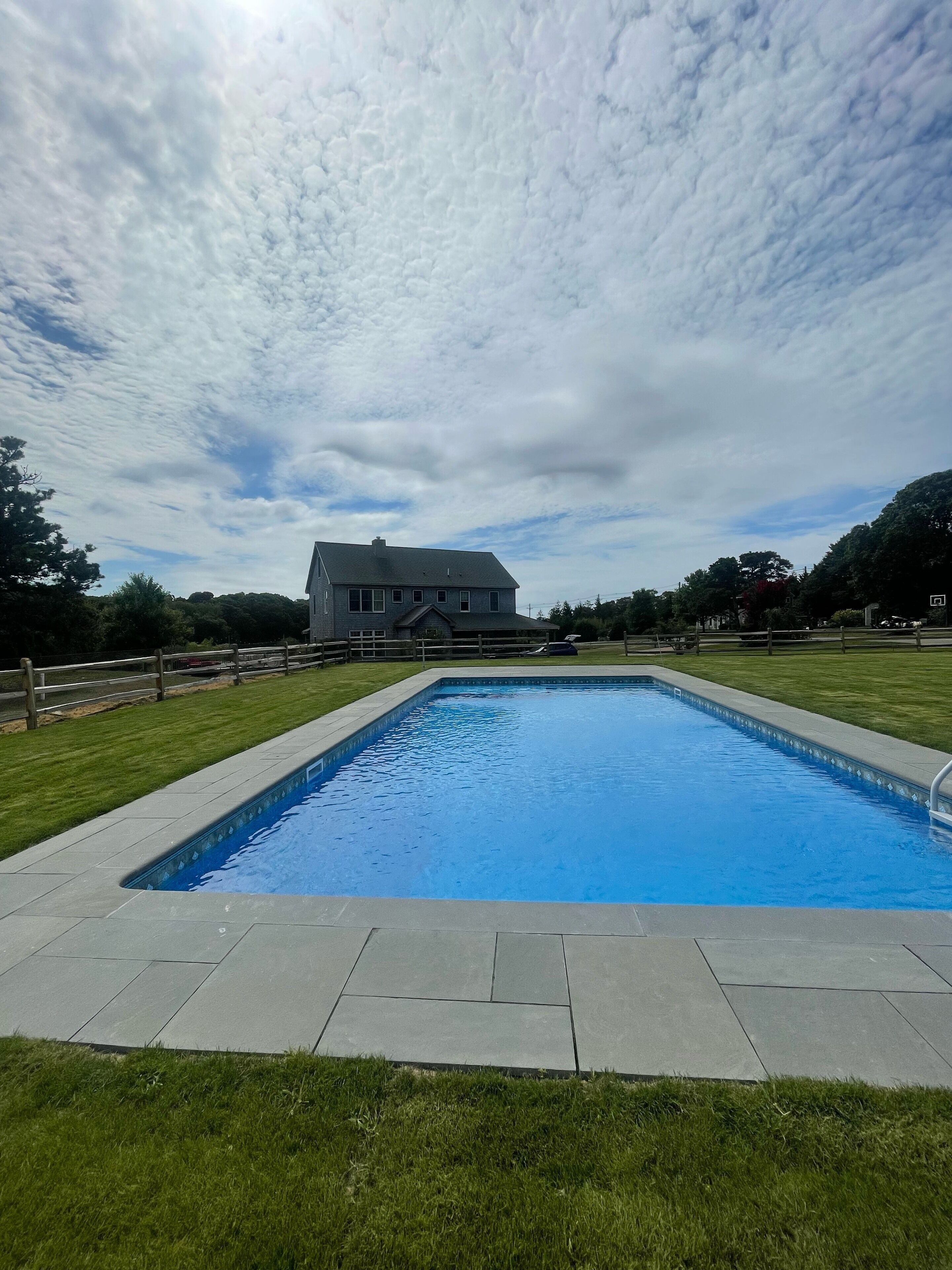 Modern Vineyard Home with Pool, Hot Tub and Pond