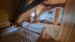 3 makuuhuonetta, ilmainen Wi-Fi, vuodevaatteet