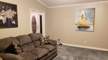 Smart TV, fireplace, ping pong